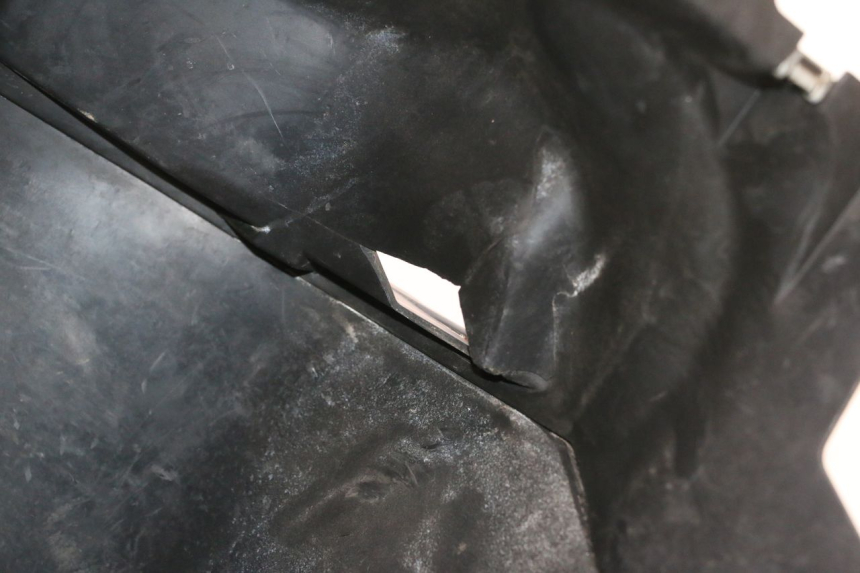 photo de BAÚ DE SELIM PEUGEOT ELYSTAR 50 (2002 - 2014) - Zoom do estado de desgaste