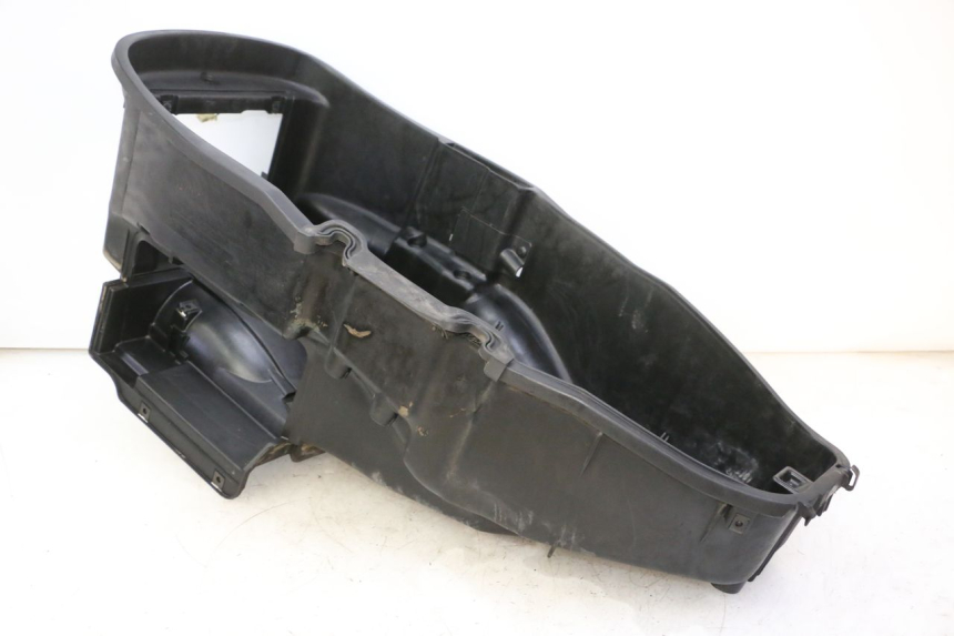 photo de BAÚ DE SELIM HONDA FES S-WING SWING ABS 125 (2007 - 2015) - Zoom do estado de desgaste