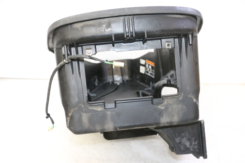 photo de BAÚ DE SELIM HONDA FES S-WING SWING ABS 125 (2007 - 2015) - Ampliação técnica