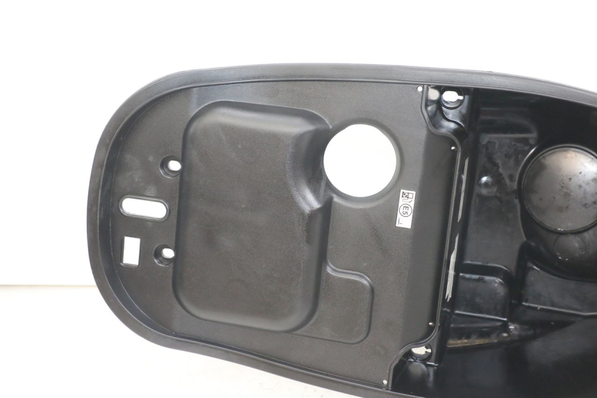 photo de BAÚ DE SELIM SYM FIDDLE 3 III 125 (2014 - 2020) - Pontos de fixação