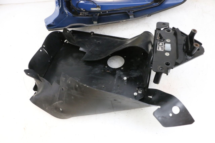 photo de BAÚ DE SELIM YAMAHA FJR ABS 1300 (2006 - 2012) - Detalhe da peça