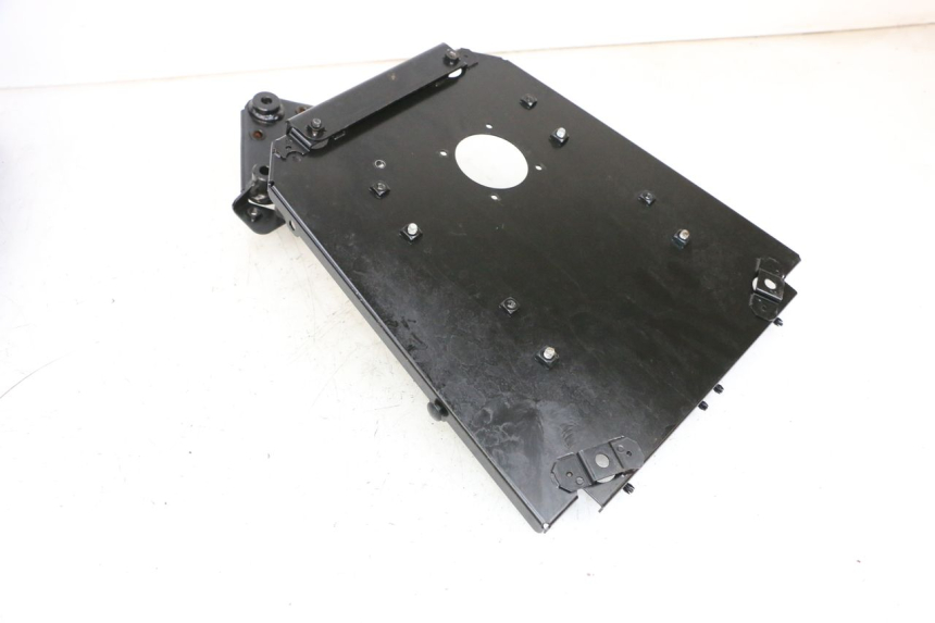 photo de BAÚ DE SELIM YAMAHA FJR ABS 1300 (2006 - 2012) - Detalhes característicos