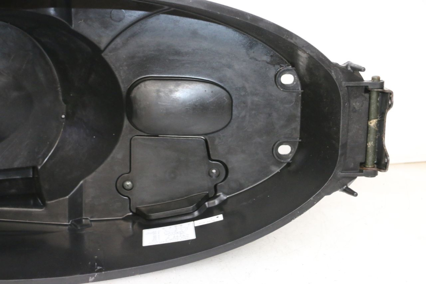 photo de BAÚ DE SELIM MBK FLAME X 125 (2007 - 2016) - Detalhes característicos