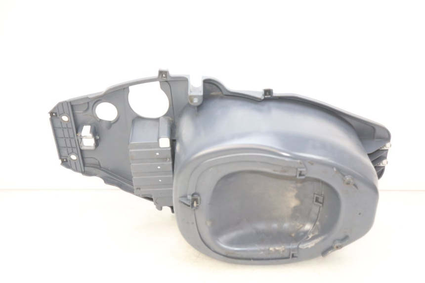 photo de BAÚ DE SELIM PIAGGIO FLY 100 (2006 - 2010) - Detalhe da peça