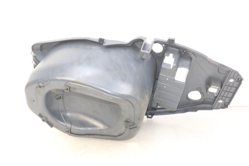photo de BAÚ DE SELIM PIAGGIO FLY 100 (2006 - 2010) - Detalhe da peça