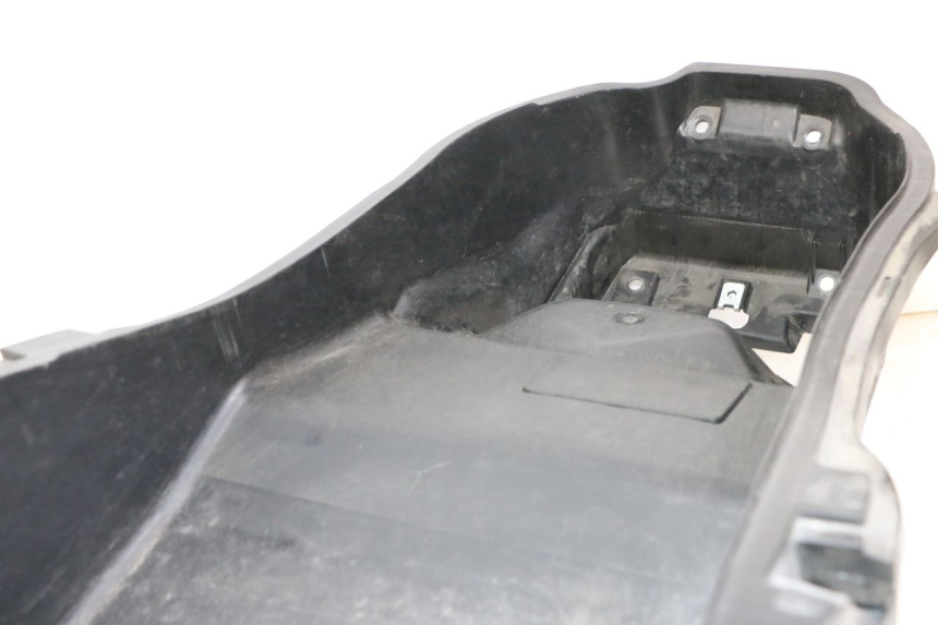 photo de BAÚ DE SELIM HONDA FORZA ABS 300 (2013 - 2017) - Detalhe da peça