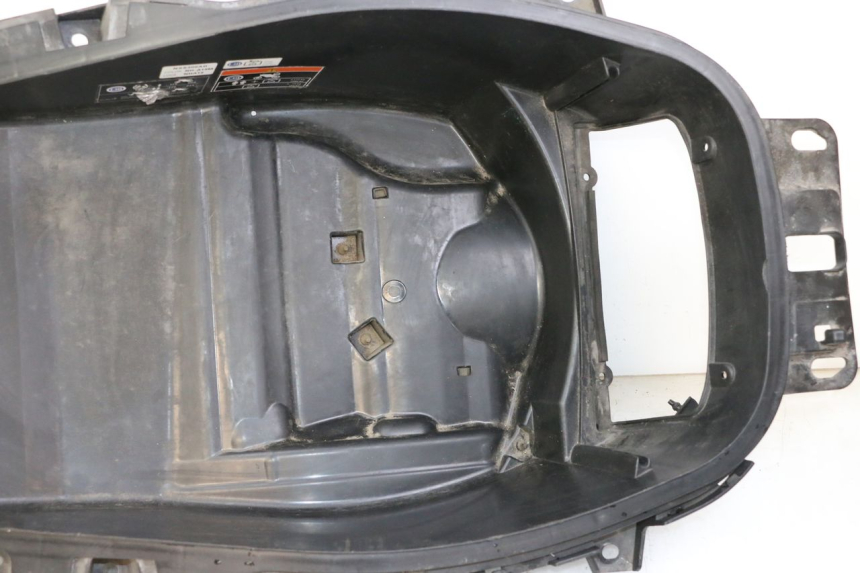 photo de BAÚ DE SELIM HONDA FORZA ABS 300 (2013 - 2017) - Detalhes característicos