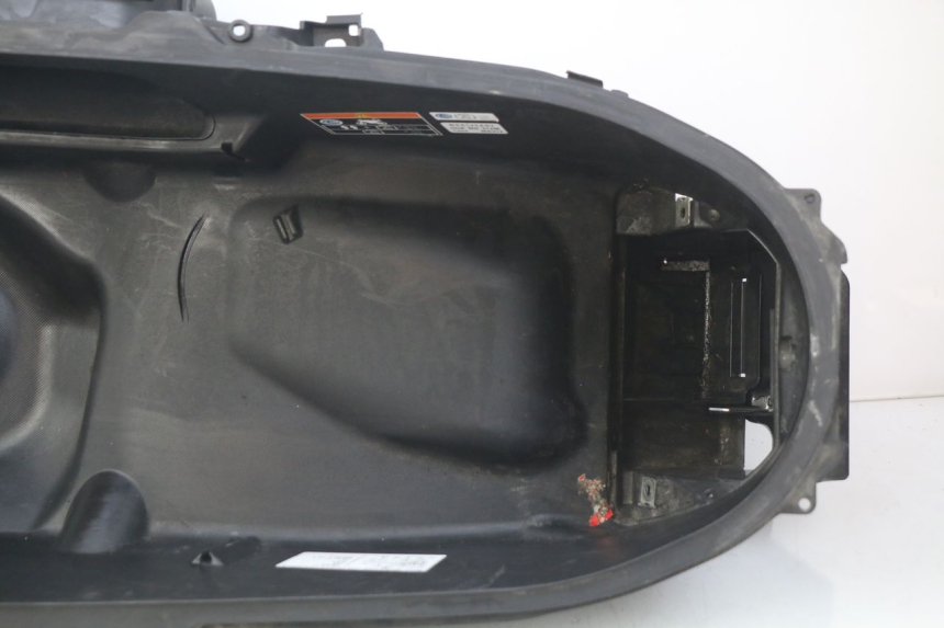 photo de BAÚ DE SELIM HONDA FORZA 125 (2015 - 2016) - Pontos de fixação