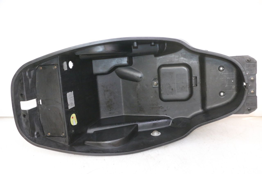 photo de BAÚ DE SELIM KYMCO GRAND DINK 125 (2002 - 2007) - Vista principal