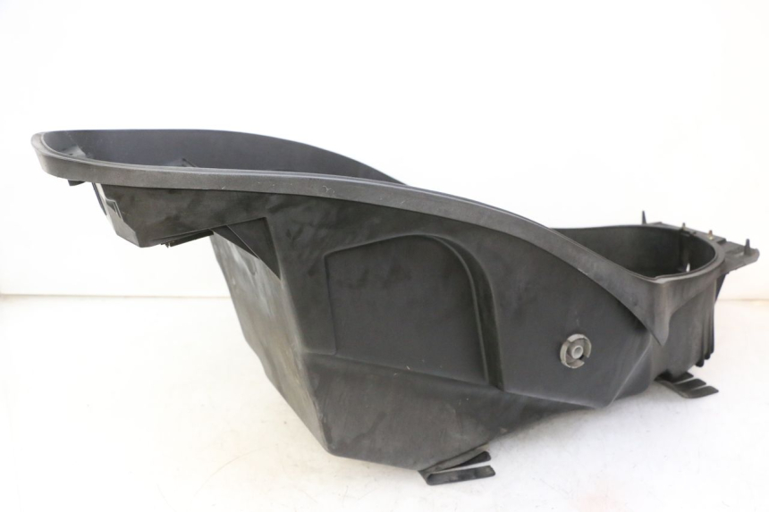 photo de BAÚ DE SELIM KYMCO GRAND DINK 125 (2002 - 2007) - Outro ângulo de visão