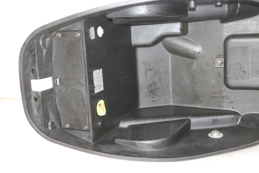 photo de BAÚ DE SELIM KYMCO GRAND DINK 125 (2002 - 2007) - Peça verificada
