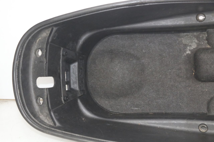 photo de BAÚ DE SELIM SYM GTS EFI 125 (2012 - 2016) - Estado da superfície