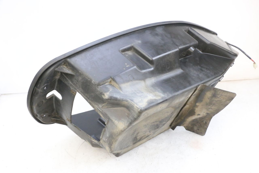 photo de BAÚ DE SELIM SYM GTS EVO 125 (2009 - 2013) - Detalhe da peça