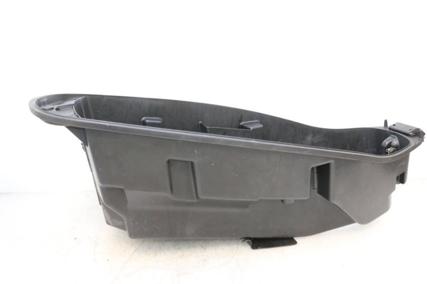 photo de BAÚ DE SELIM SYM GTS EVO 125 (2009 - 2013) - Outro ângulo de visão