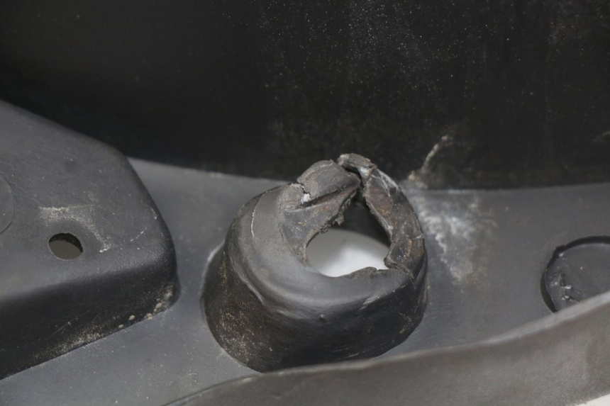 photo de BAÚ DE SELIM HAOTIAN HT125T-2 125 - Detalhe da peça