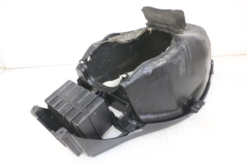 photo de BAÚ DE SELIM PIAGGIO IE MP3 YOURBAN 300 (2011 - 2016) - Detalhe da peça