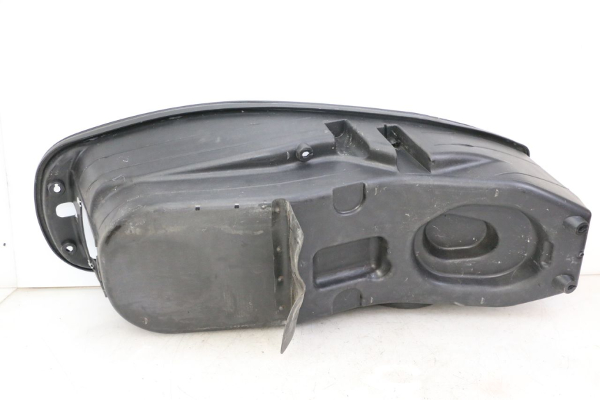 photo de BAÚ DE SELIM SYM JOYMAX 125 (2010 - 2017) - Detalhe da peça