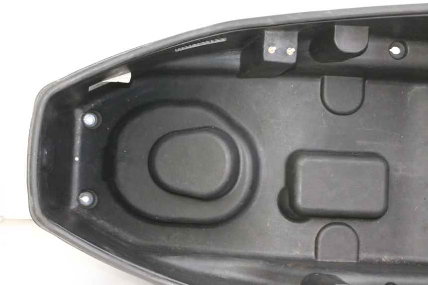 photo de BAÚ DE SELIM SYM JOYMAX 125 (2010 - 2017) - Pontos de fixação