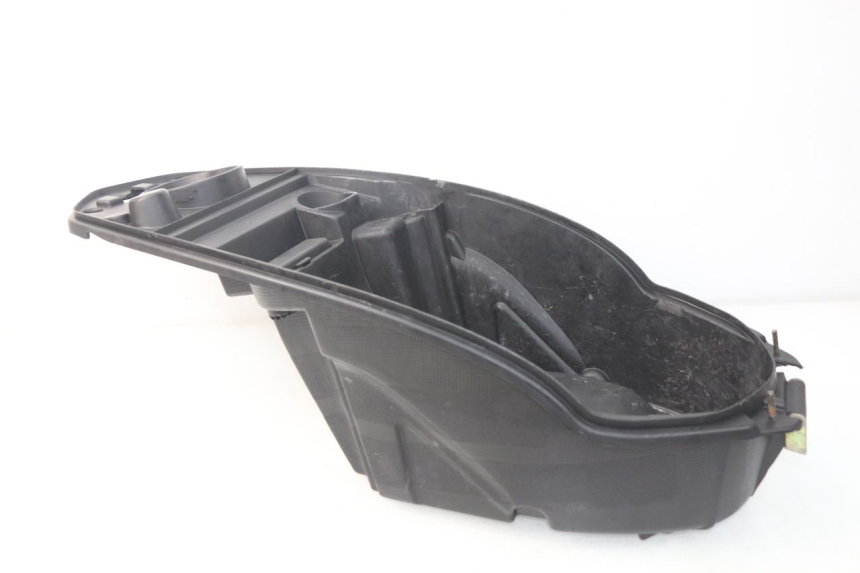 photo de BAÚ DE SELIM PEUGEOT KISBEE 2T 50 (2010 - 2017) - Zoom do estado de desgaste