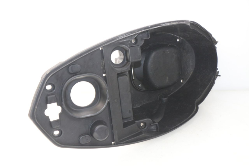 photo de BAÚ DE SELIM PEUGEOT KISBEE 2T 50 (2010 - 2017) - Pontos de fixação