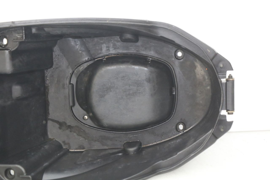 photo de BAÚ DE SELIM PEUGEOT KISBEE 2T 50 (2010 - 2017) - Estado da superfície