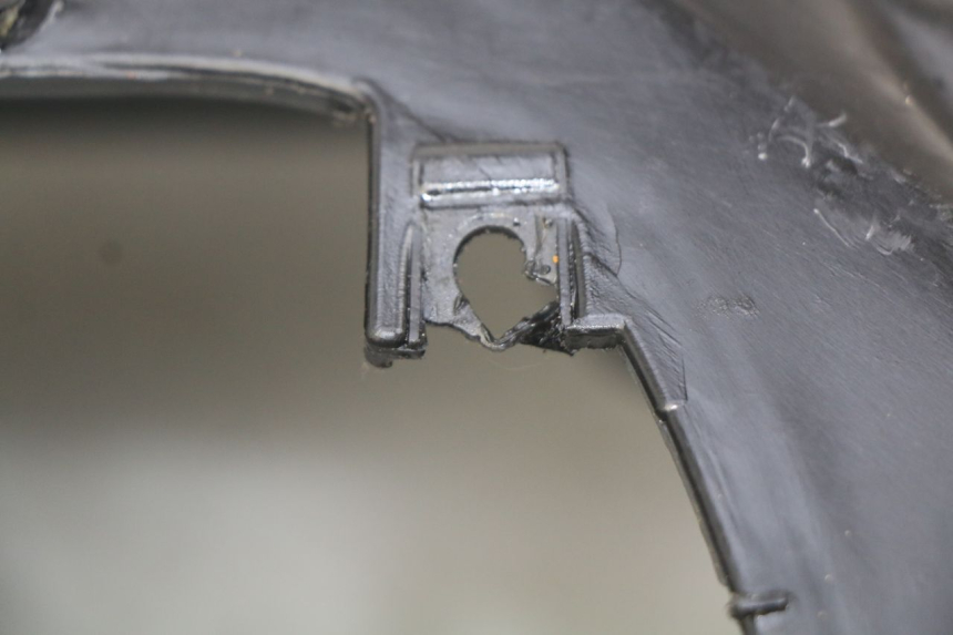 photo de BAÚ DE SELIM PEUGEOT KISBEE 2T 50 (2018 - 2022) - Detalhe da peça