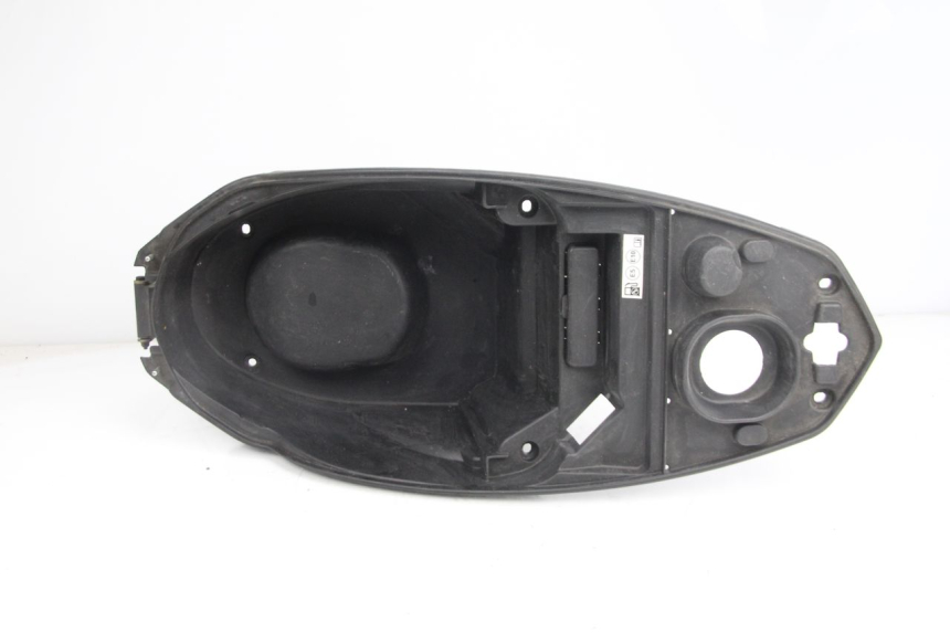 photo de BAÚ DE SELIM PEUGEOT KISBEE 4T 50 (2018 - 2022) - Pontos de fixação