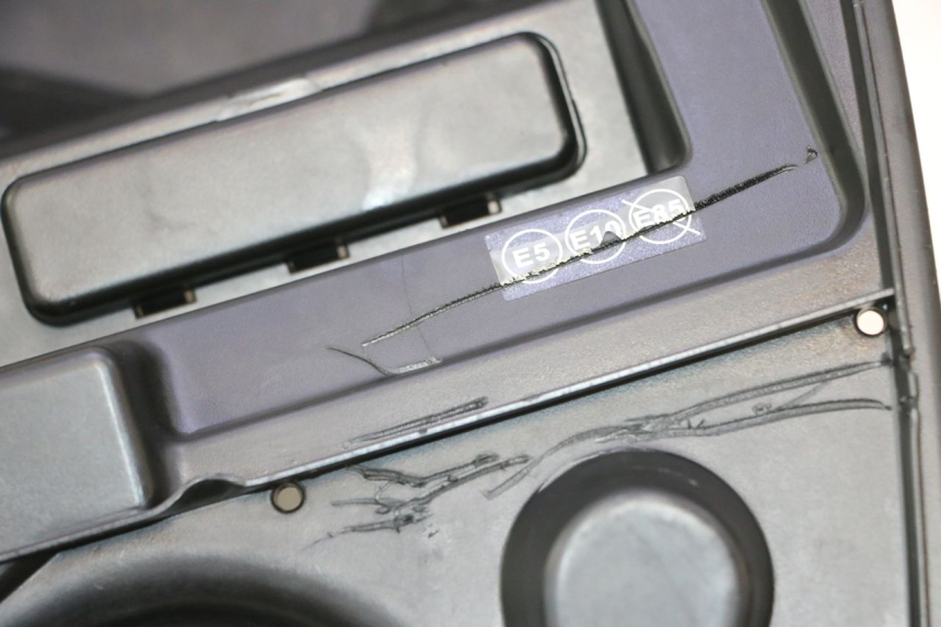 photo de BAÚ DE ASSENTO PEUGEOT KISBEE 4T 50 (2023 - 2026) - Pontos de fixação