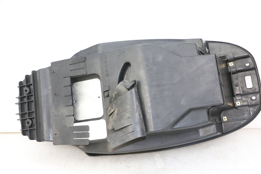 photo de BAÚ DE SELIM KYMCO GRAND DINK 125 (2008 - 2014) - Detalhe da peça