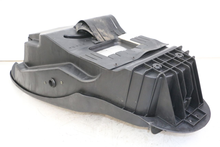 photo de BAÚ DE SELIM KYMCO GRAND DINK 125 (2008 - 2014) - Outro ângulo de visão