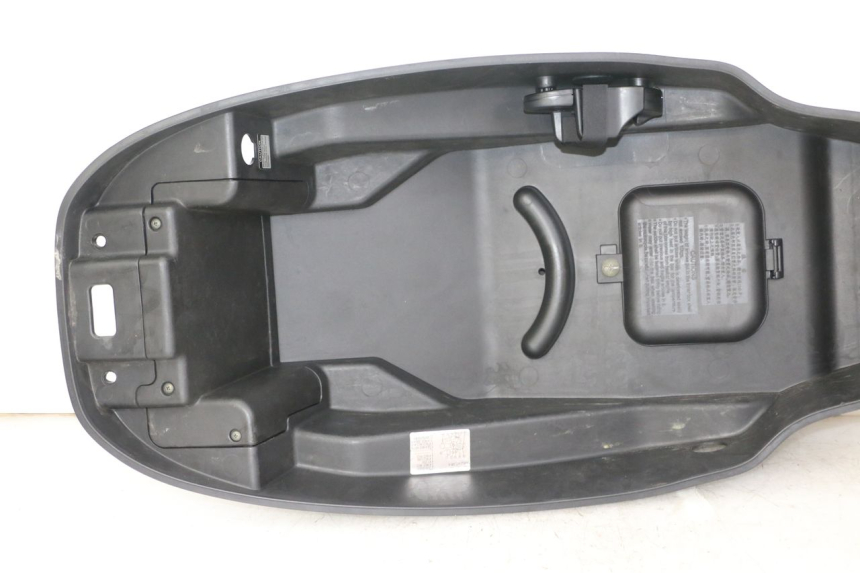 photo de BAÚ DE SELIM KYMCO GRAND DINK 125 (2008 - 2014) - Vista geral