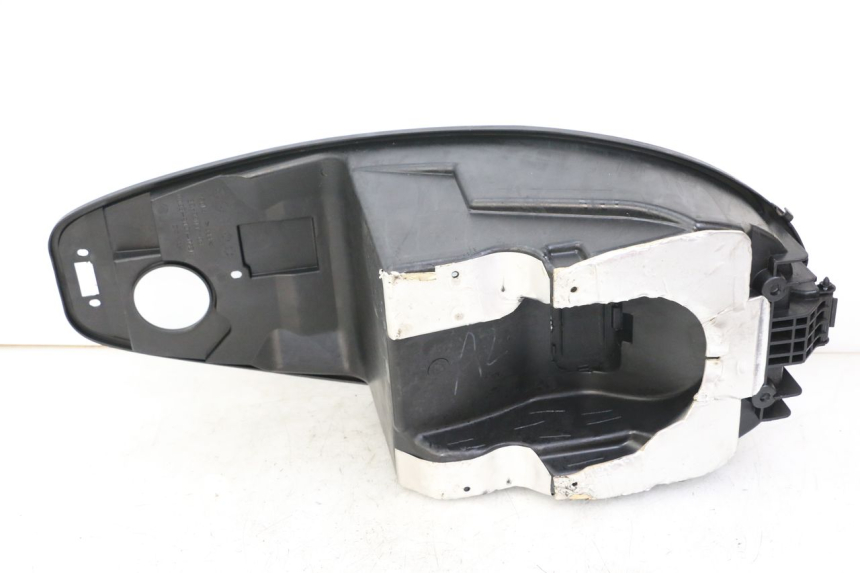 photo de BAÚ DE SELIM KYMCO PEOPLE S 125 (2000 - 2008) - Zoom do estado de desgaste