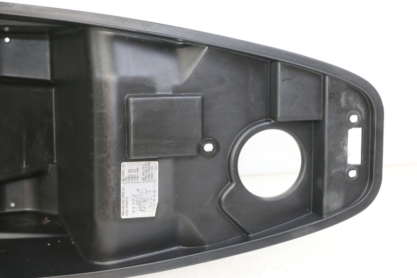 photo de BAÚ DE SELIM KYMCO PEOPLE S 125 (2000 - 2008) - Pontos de fixação