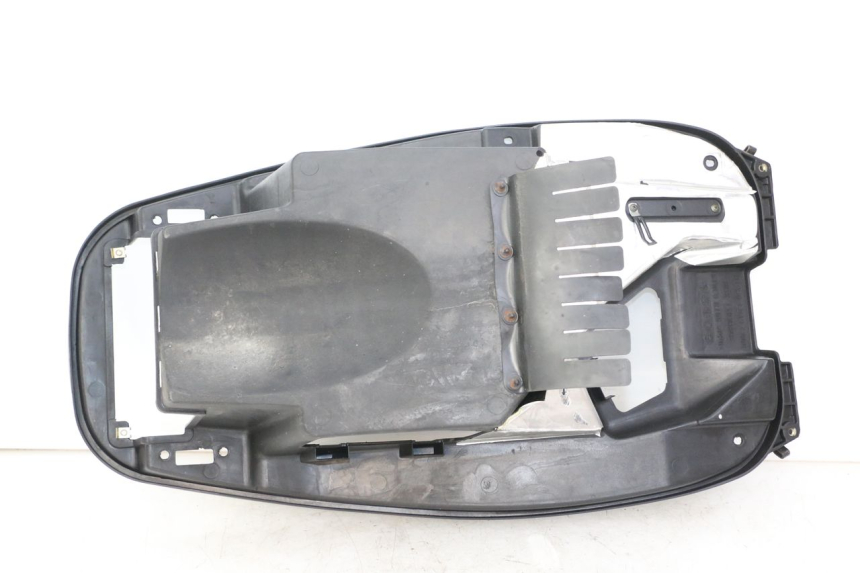 photo de BAÚ DE SELIM KYMCO XCITING 500 (2007 - 2010) - Detalhe da peça