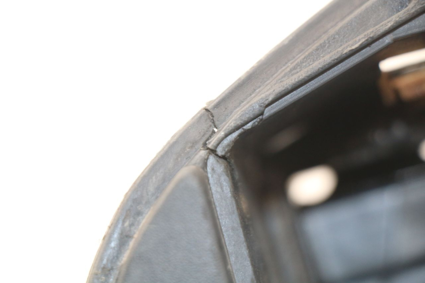 photo de BAÚ DE SELIM PIAGGIO LIBERTY 4T 50 (2004 - 2008) - Detalhe da peça