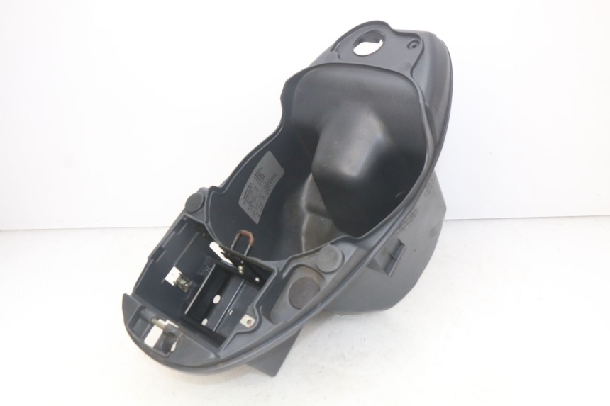 photo de BAÚ DE SELIM PIAGGIO LIBERTY 4T 50 (2004 - 2008) - Zoom do estado de desgaste