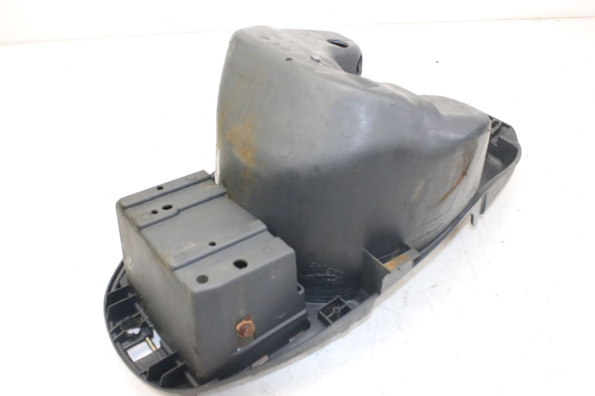 photo de BAÚ DE SELIM PIAGGIO LIBERTY 4T 50 (2004 - 2008) - Detalhe da peça