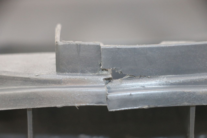 photo de BAÚ DE SELIM PIAGGIO LIBERTY 125 (2009 - 2013) - Pontos de fixação
