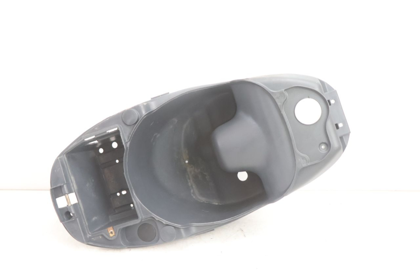 photo de BAÚ DE ASSENTO PIAGGIO LIBERTY 125 (1998 - 2008) - Outro ângulo de visão