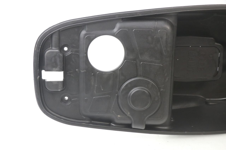photo de BAÚ DE SELIM KYMCO LIKE 125 (2009 - 2016) - Pontos de fixação