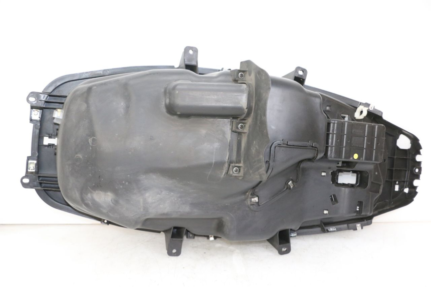 photo de BAÚ DE SELIM PIAGGIO MP3 HPE 350 (2018 - 2020) - Outro ângulo de visão