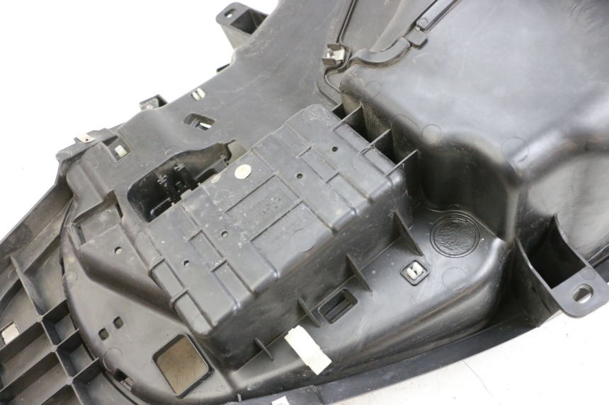 photo de BAÚ DE SELIM PIAGGIO MP3 HPE 350 (2018 - 2020) - Detalhe da peça