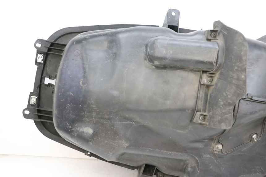 photo de BAÚ DE SELIM PIAGGIO MP3 HPE 350 (2018 - 2020) - Detalhes característicos