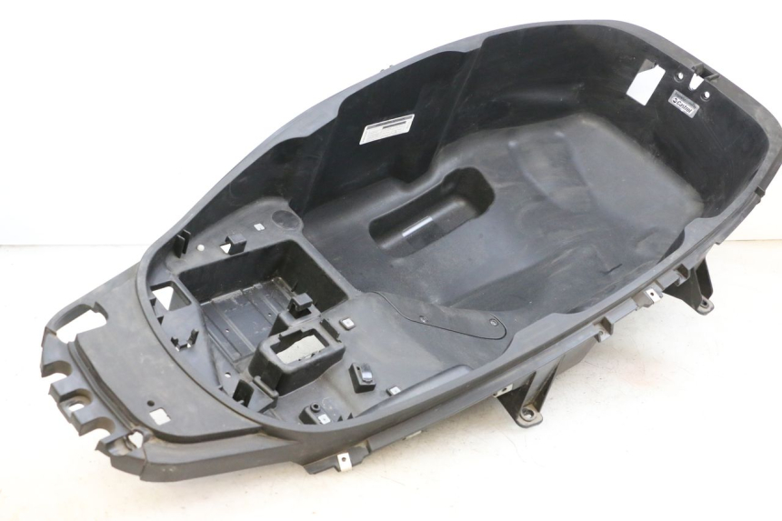 photo de BAÚ DE SELIM PIAGGIO MP3 HPE 350 (2018 - 2020) - Vista geral