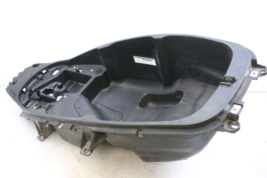 photo de BAÚ DE SELIM PIAGGIO MP3 HPE 350 (2018 - 2020) - Pontos de fixação