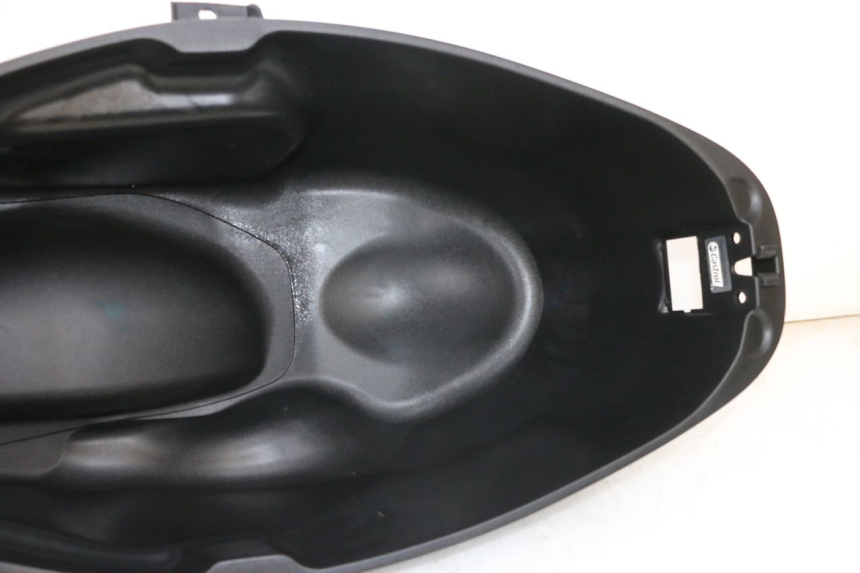 photo de BAÚ DE SELIM PIAGGIO MP3 HPE 300 (2019 - 2026) - Estado da superfície