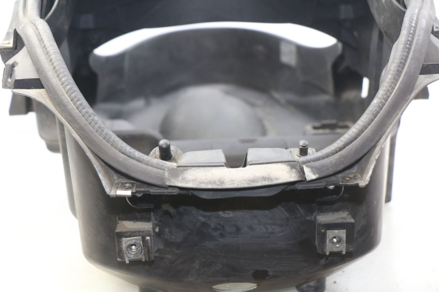 photo de BAÚ DE SELIM PIAGGIO MP3 LT 300 (2010 - 2016) - Detalhe da peça