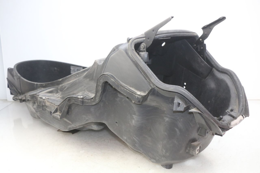 photo de BAÚ DE SELIM PIAGGIO MP3 LT 300 (2010 - 2016) - Zoom do estado de desgaste