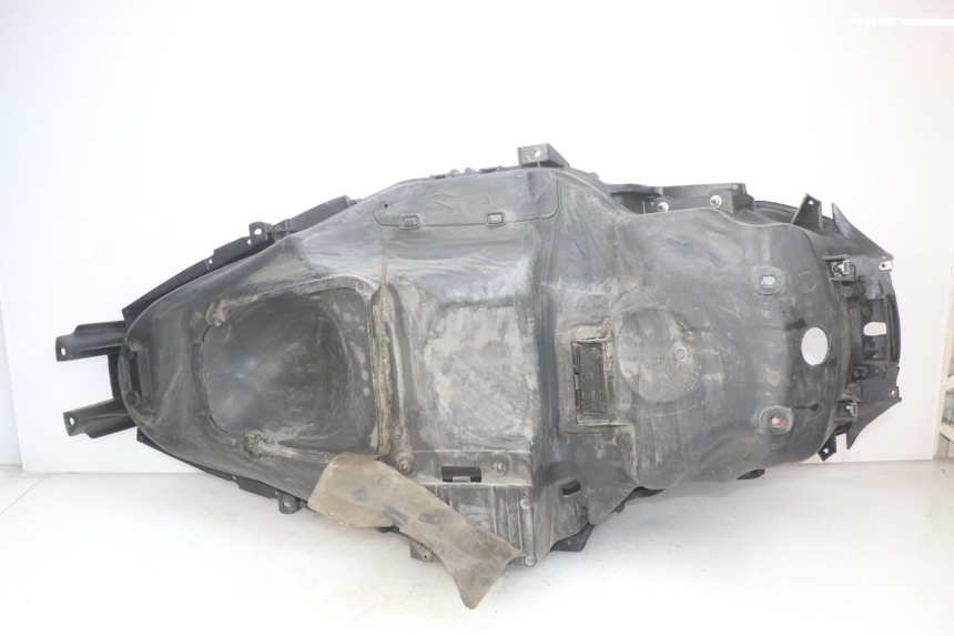 photo de BAÚ DE SELIM PIAGGIO MP3 LT 300 (2010 - 2016) - Pontos de fixação