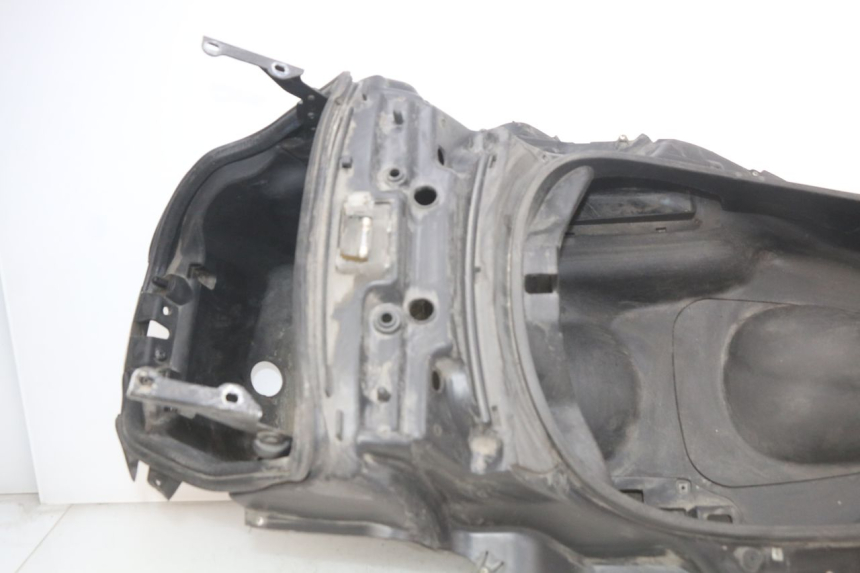 photo de BAÚ DE SELIM PIAGGIO MP3 LT 300 (2010 - 2016) - Estado da superfície